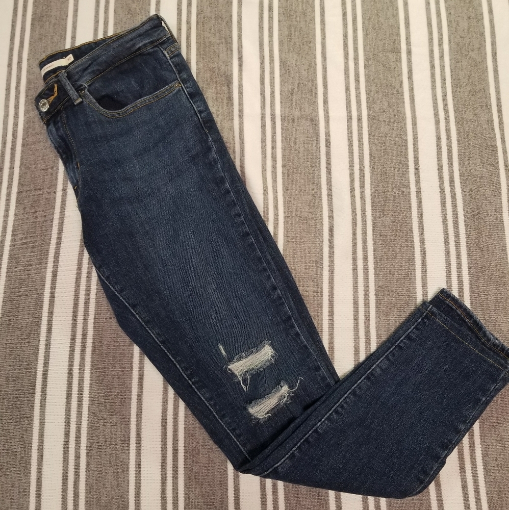 Levis Skinny size 30